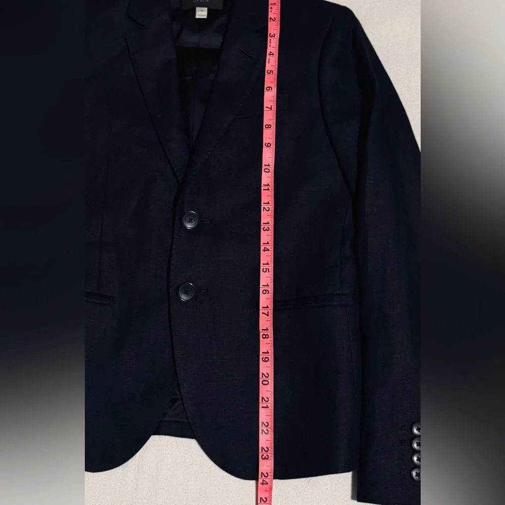 J. Crew Men’s Navy Blue Blazer, Size 4. 100% Linen. NWOT